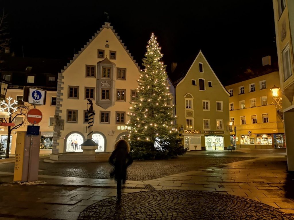 Fussen at night