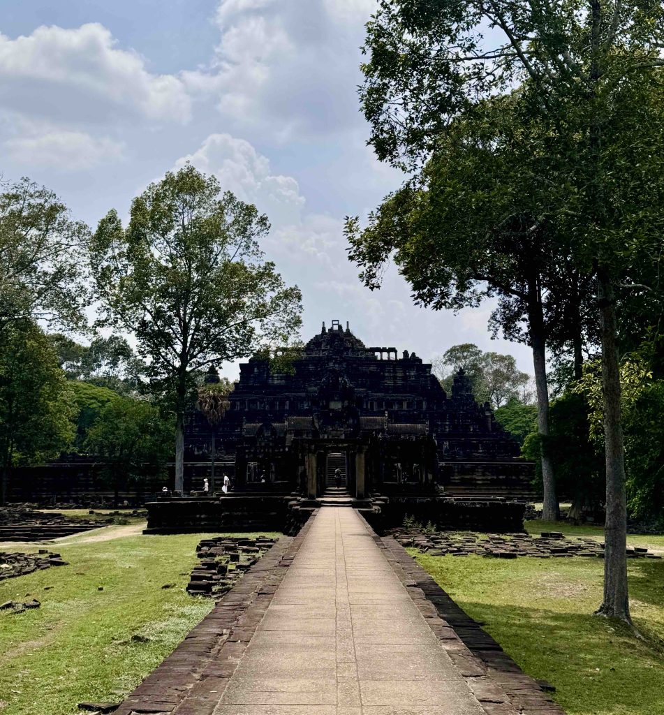 Cambodia Bucket List: Explore Phnom Penh, Angkor Temples & Koh Rong Sanloem